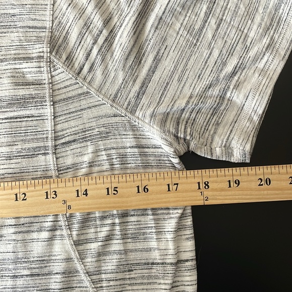 Lululemon Make Miles Count Space Dye Tee Size 6 - Picture 7 of 8